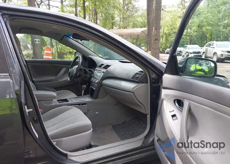 2007 Toyota Camry Le z USA, uszkodzony, nr VIN 4T1BE46KX7U605619